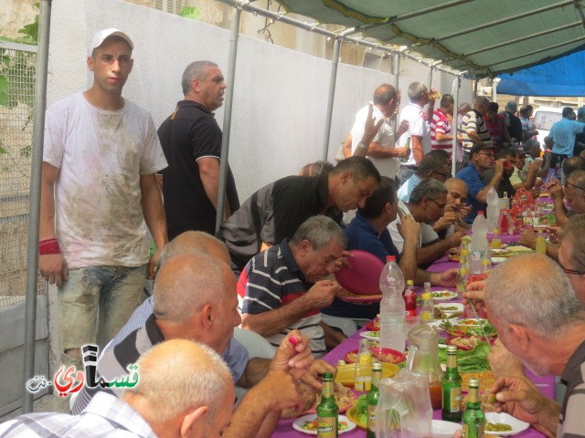  كفرقاسم : الحاج علي سليم بدير وابنائه  يُعدون وليمة غداء عن روح المرحومة مريم رشيد بدير ومشاركة كبيرة من الاهالي  